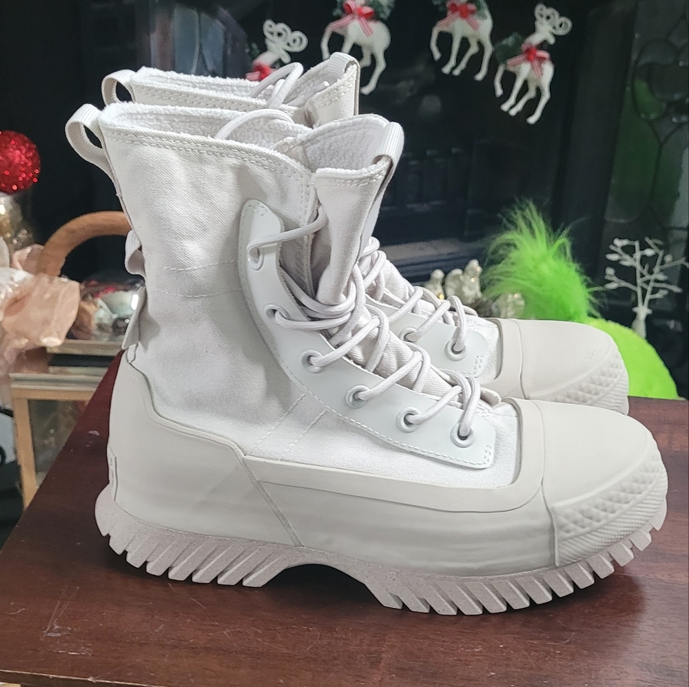 Converse  All Star CTAS Lugged 2.0 Waterproof Extra Hi Sneaker, Sz M5, W7 - Picture 2 of 10